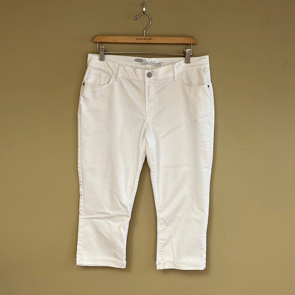 Old Navy | “The Sweetheart” denim cropped jeans | Off White | Size 10